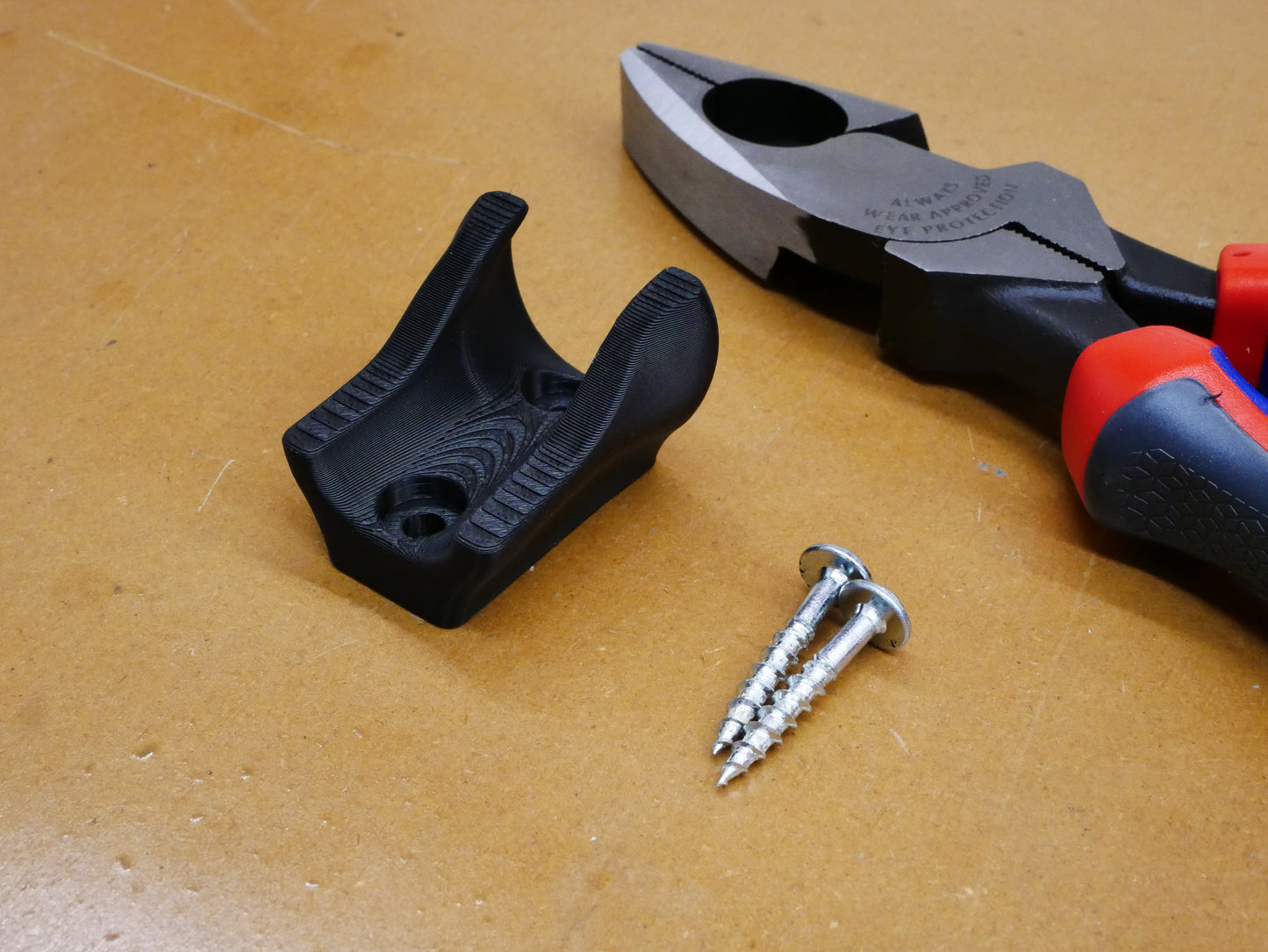 Knipex Linesman Pliers Wall Mount [240mm - 9.5"]